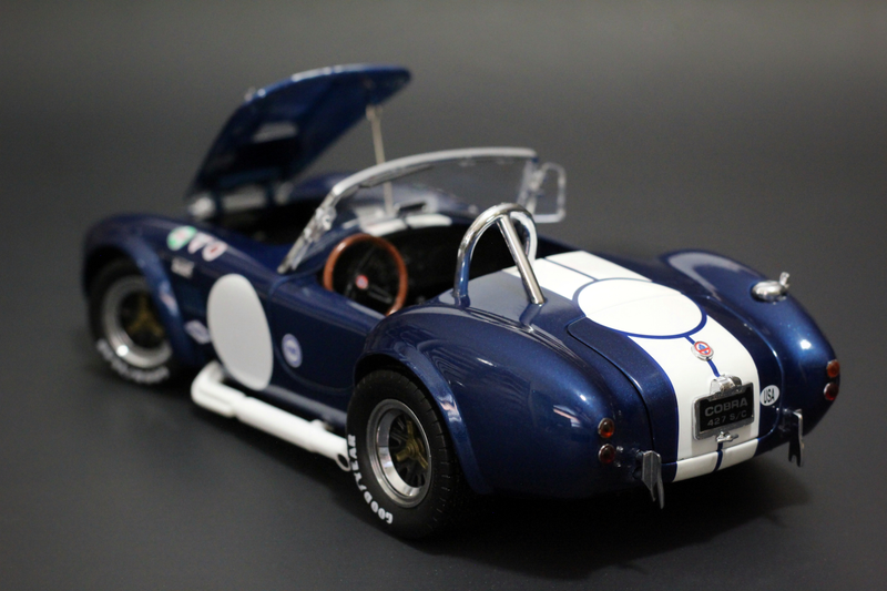 Illustration for article titled LaLD Engine Week: 8 Cylinders - Shelby Cobra 427